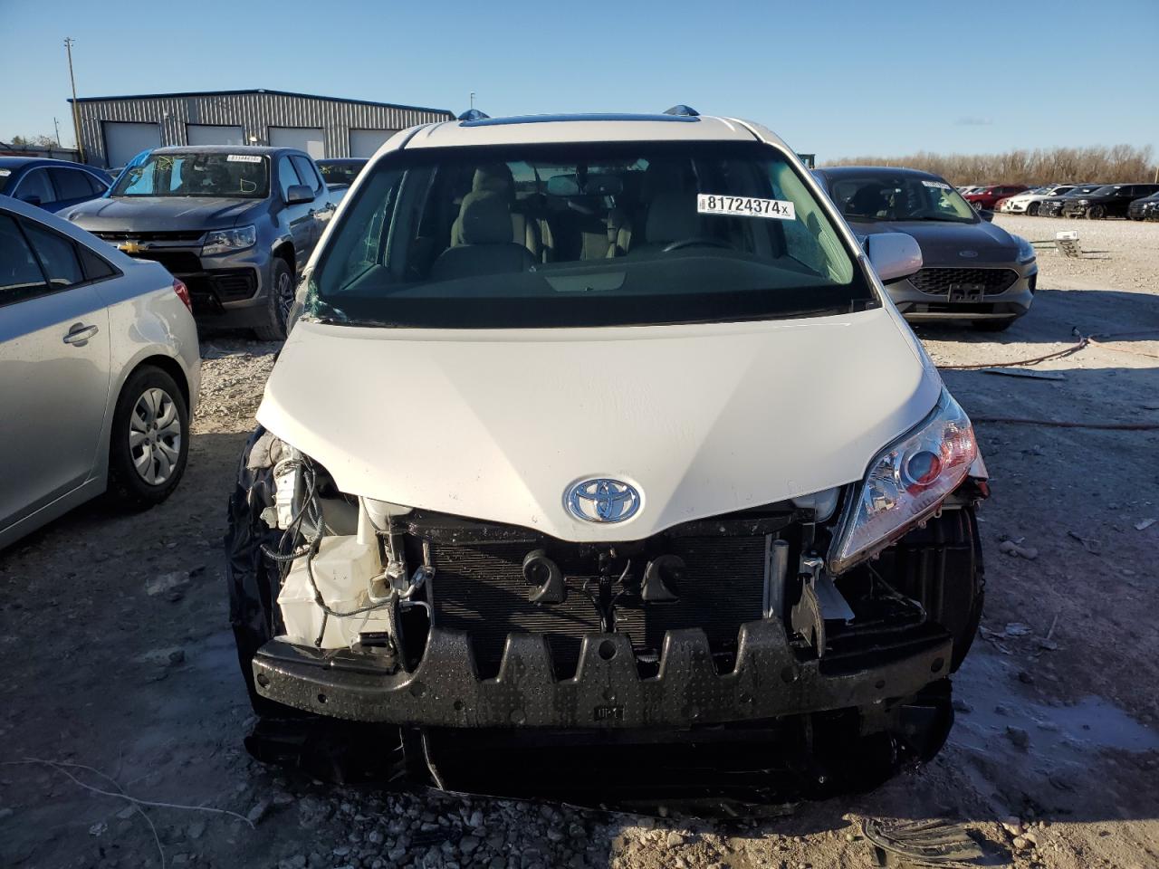 2017 Toyota Sienna - Image 5