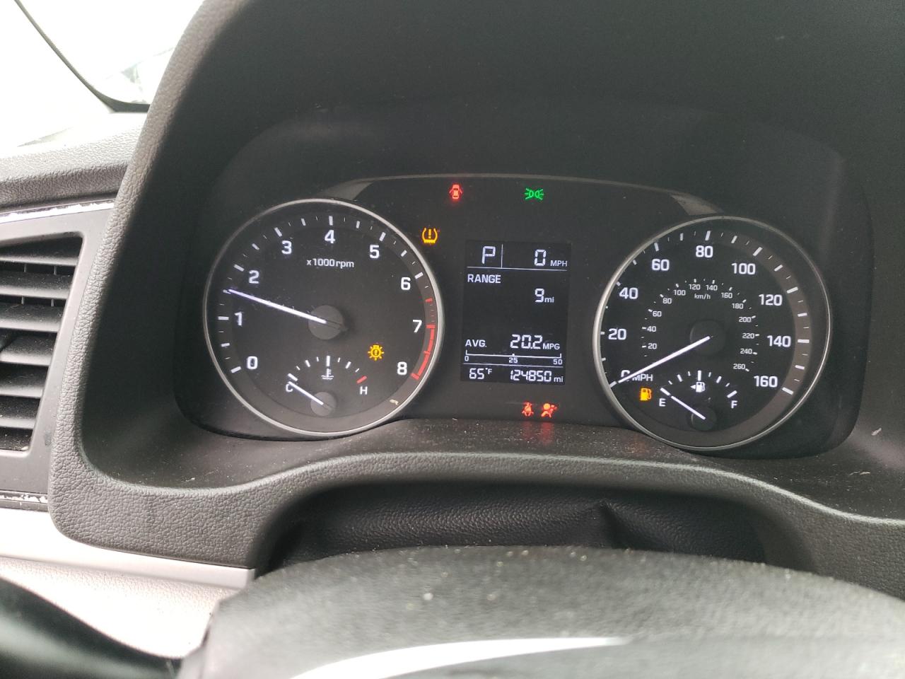 2017 Hyundai Elantra - Image 9
