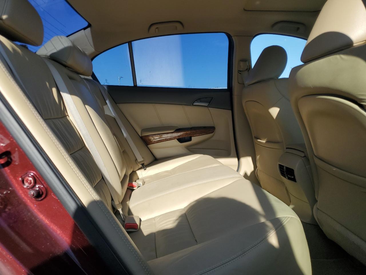 2010 Honda Accord - Image 10