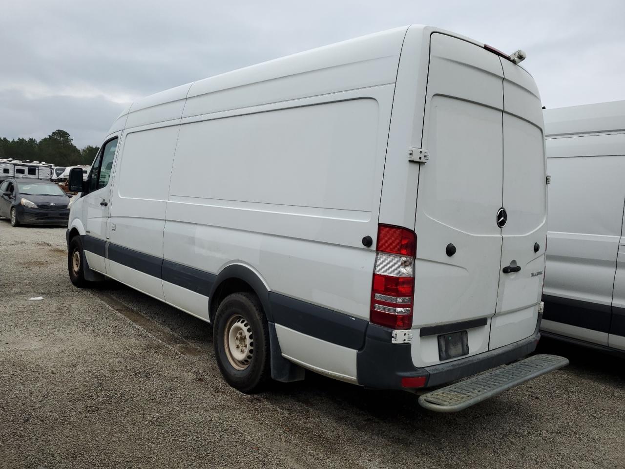 VIN WD3PE8DD2GP250282 2016 MERCEDES-BENZ SPRINTER no.2