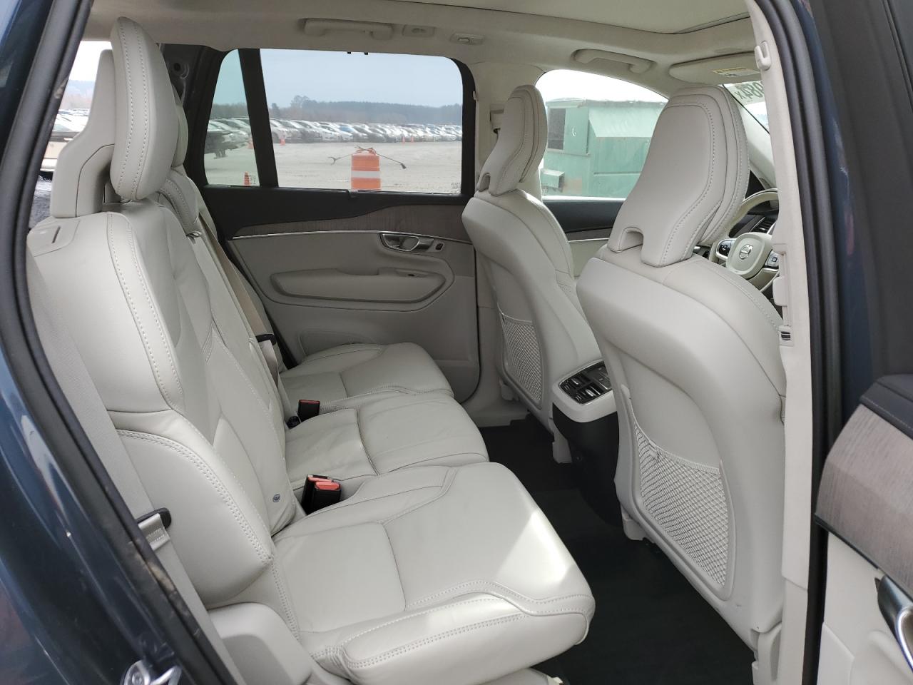 2023 Volvo XC90 - Image 10