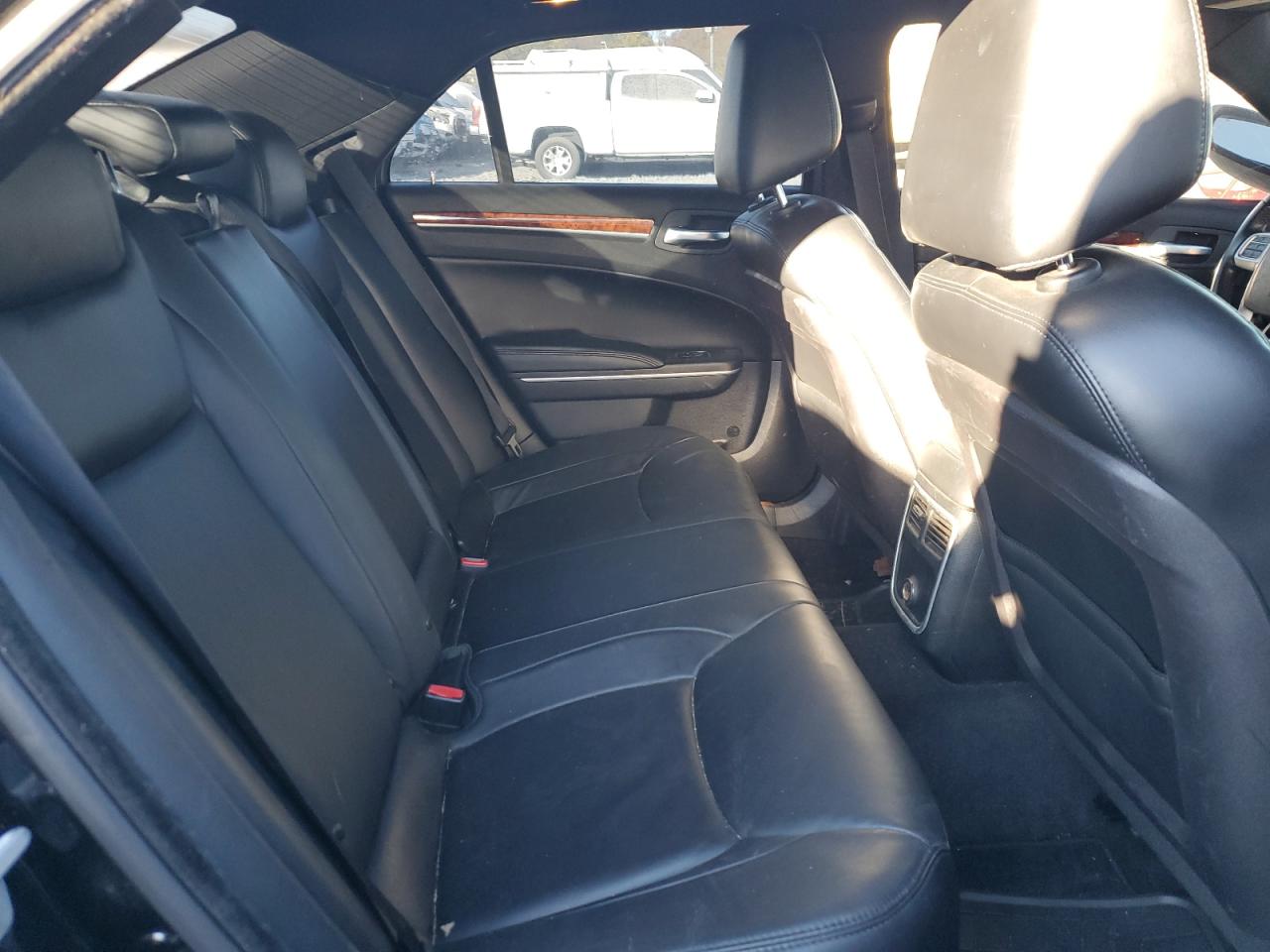 2012 Chrysler 300 - Image 10