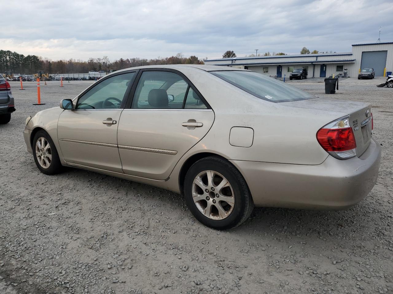 2005 Toyota Camry - Image 2