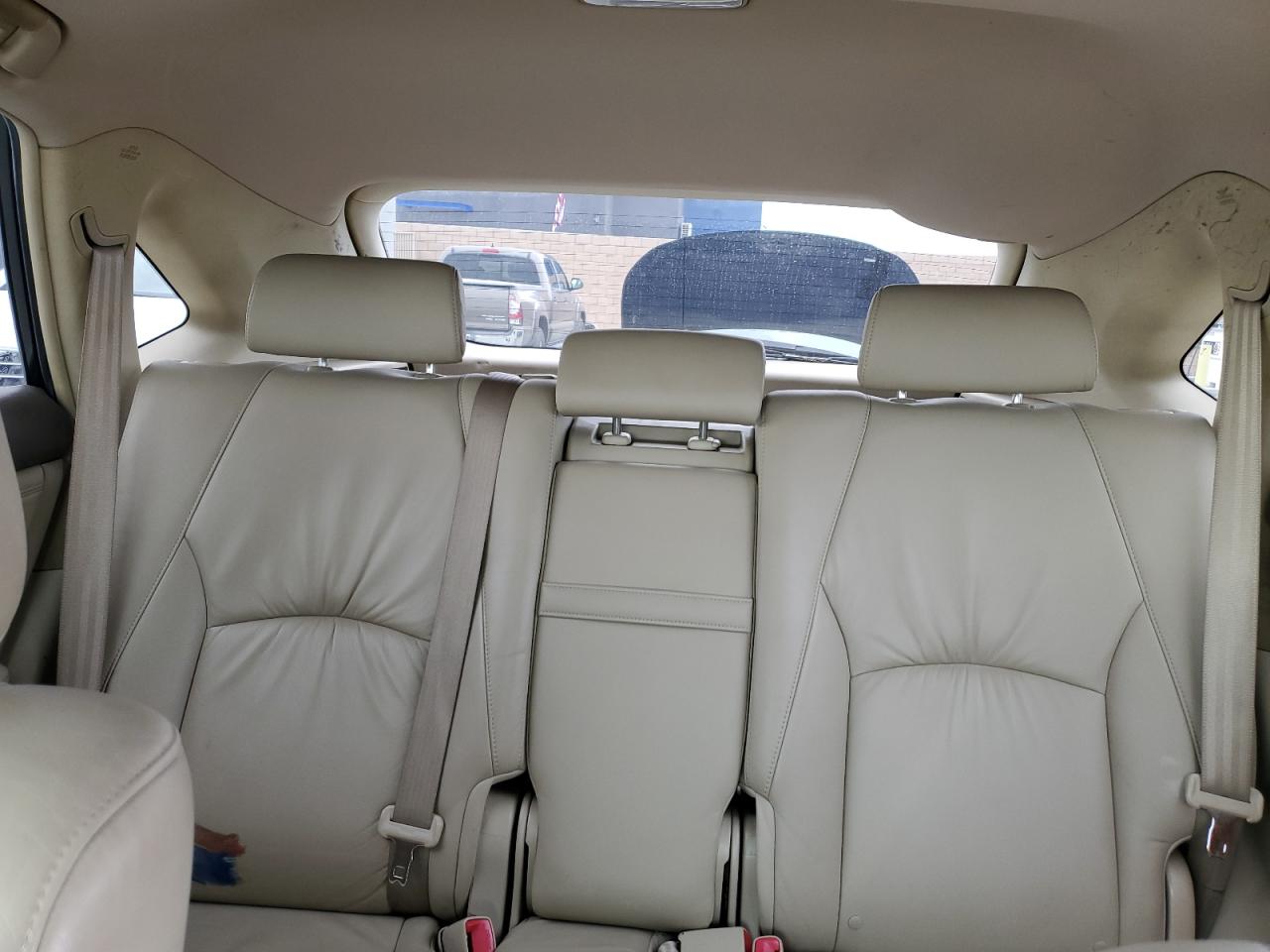 2005 Lexus RX - Image 10