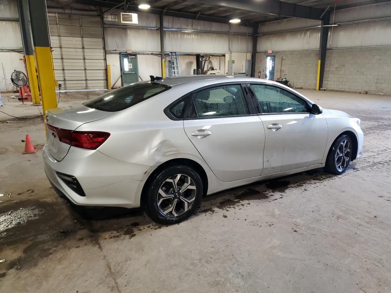 VIN 3KPF24AD3ME283164 2021 KIA FORTE no.3