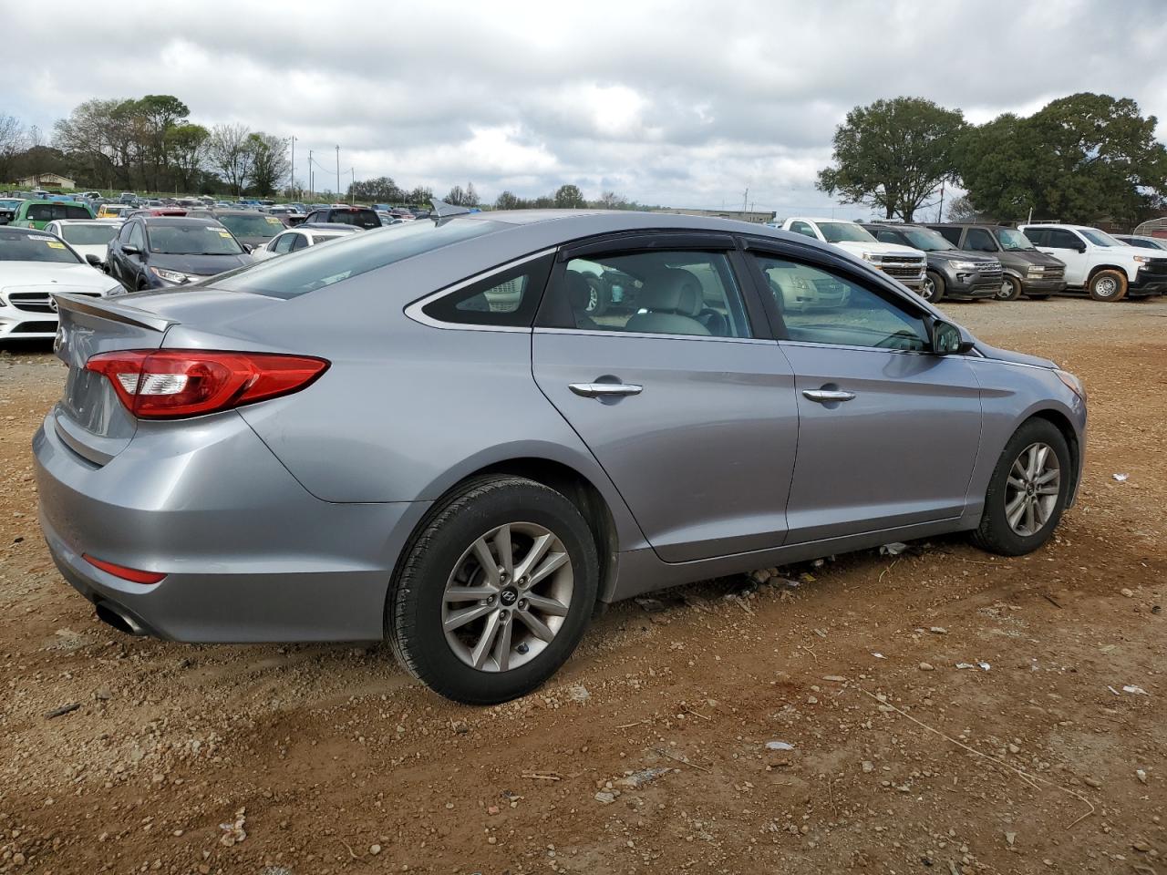 2015 Hyundai Sonata - Image 3