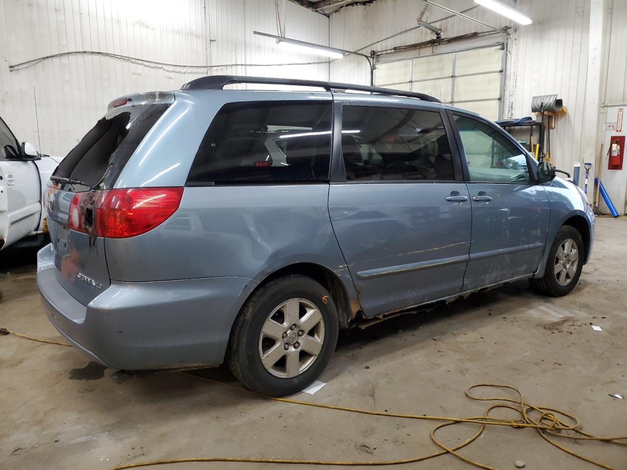 2006 Toyota Sienna - Image 3