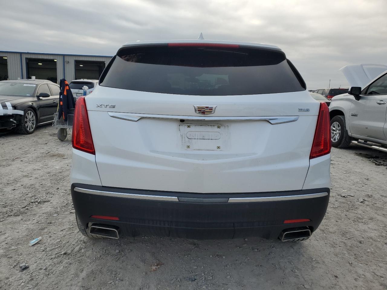 VIN 1GYKNARS9KZ122708 2019 CADILLAC XT5 no.6