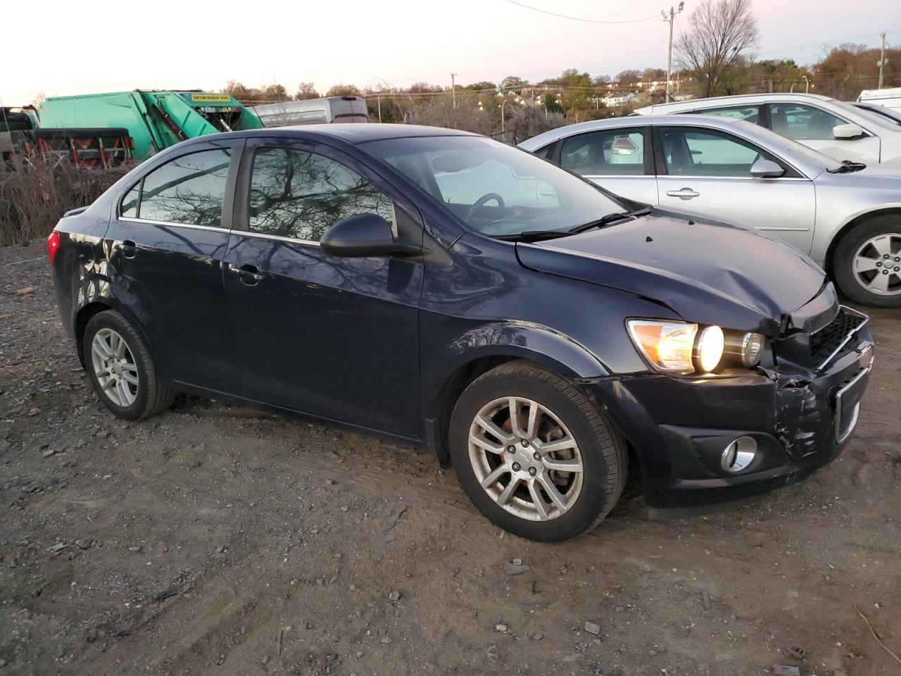 VIN 1G1JC5SH8F4139542 2015 CHEVROLET SONIC no.4