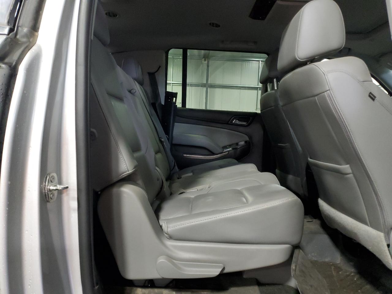 2018 Chevrolet Suburban - Image 10