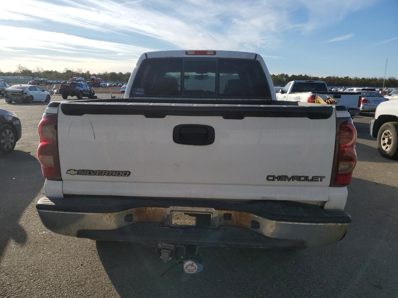 2005 Chevrolet Silverado K1500 VIN: 2GCEK13T851266843 Lot: 81480774