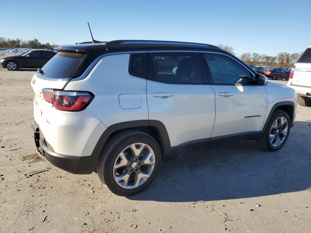 2018 Jeep Compass - Image 3