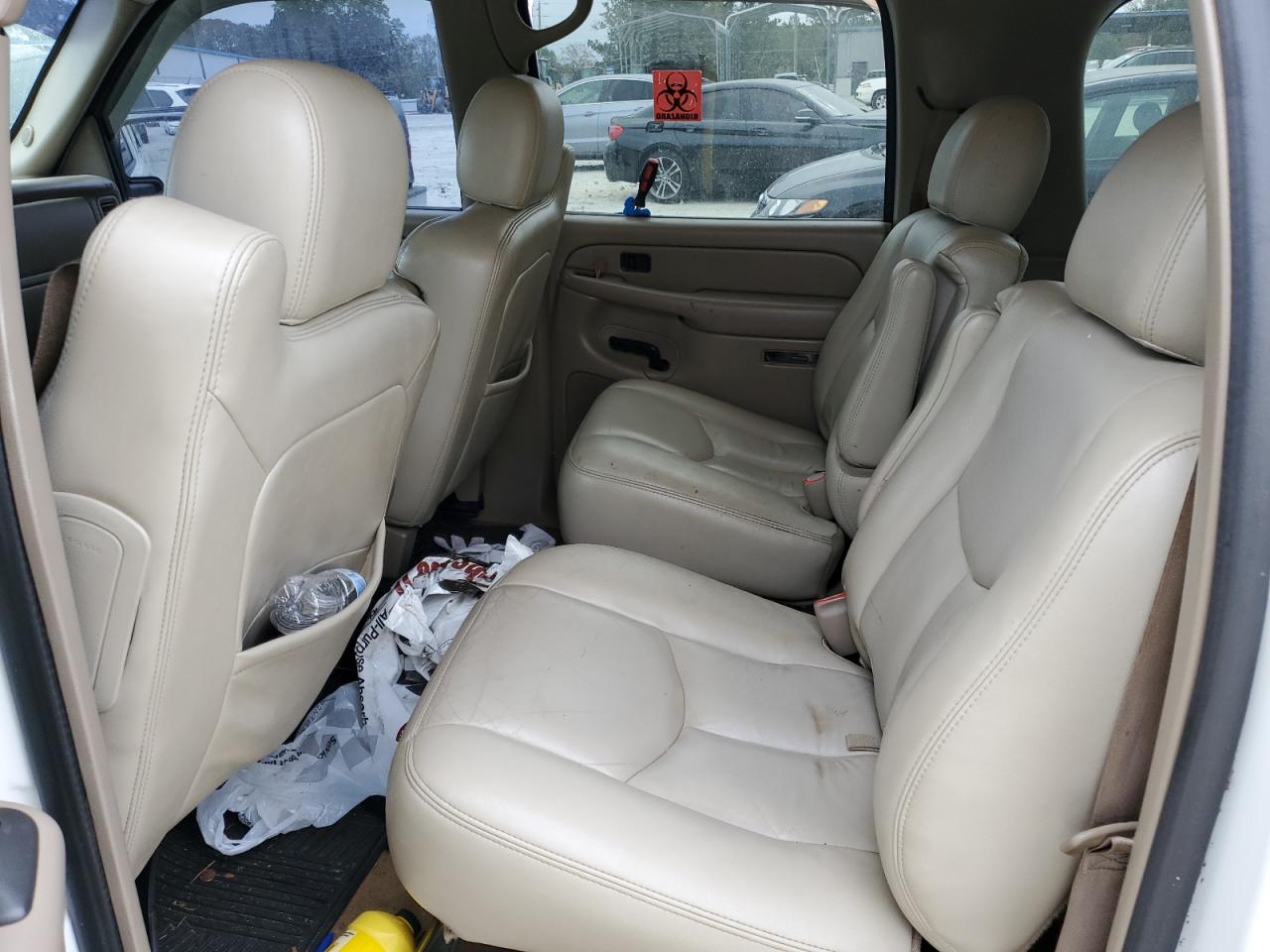 2004 GMC Yukon - Image 11
