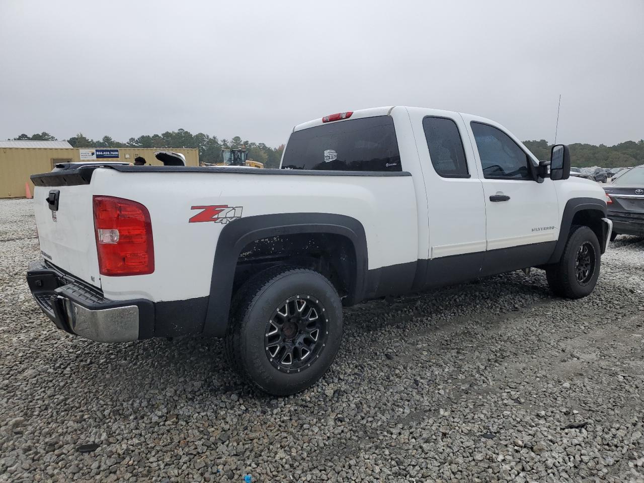 2010 Chevrolet Silverado - Image 3