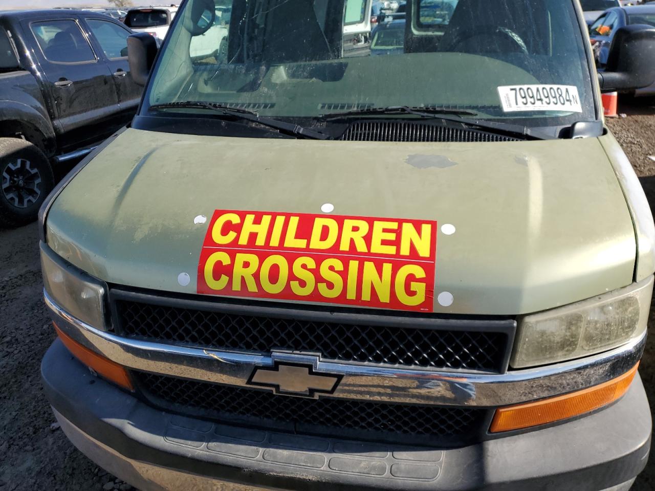 2006 Chevrolet Express - Image 12