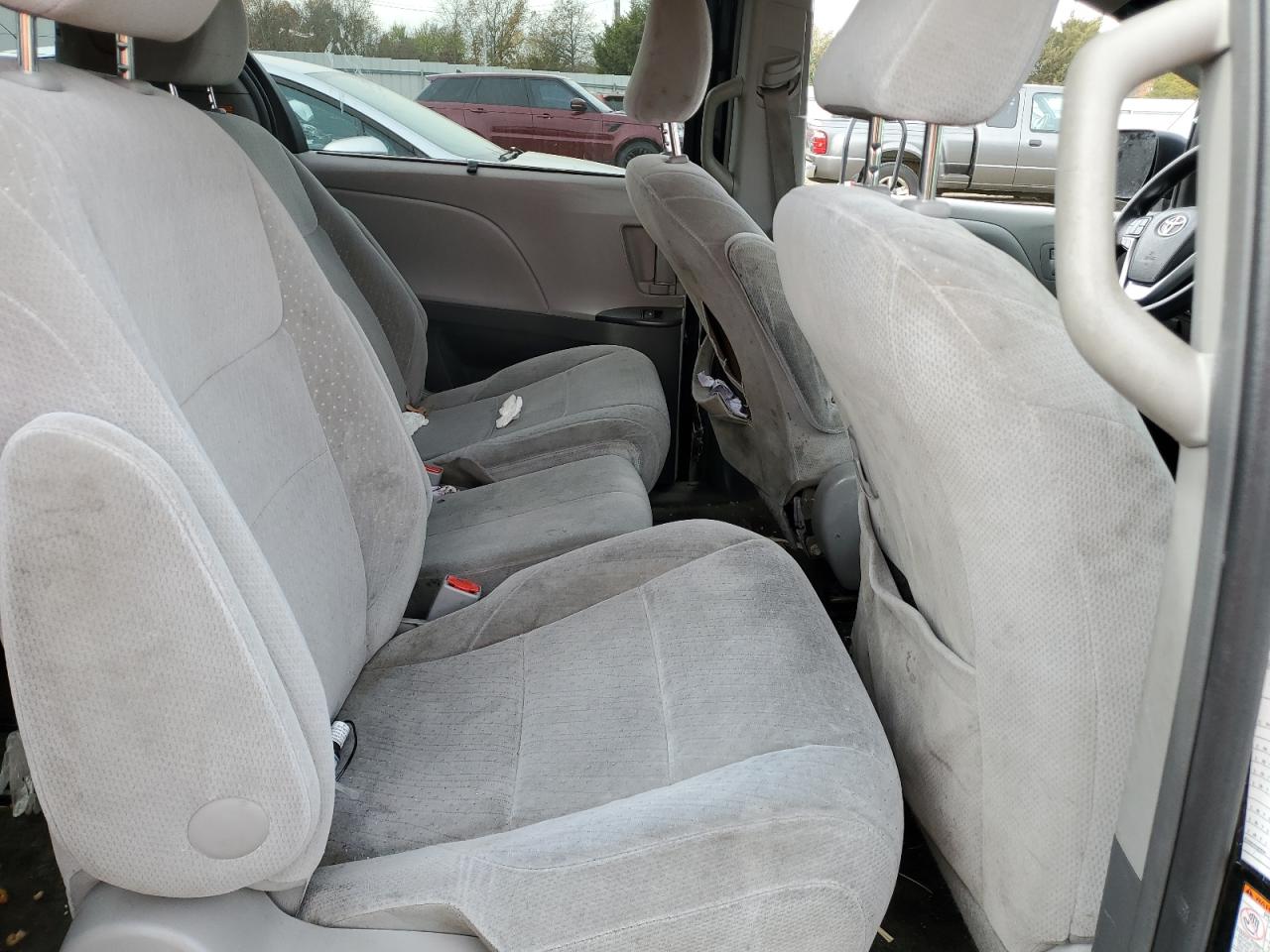 2016 Toyota Sienna - Image 11