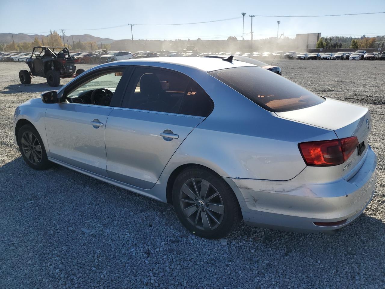 2015 Volkswagen Jetta - Image 2