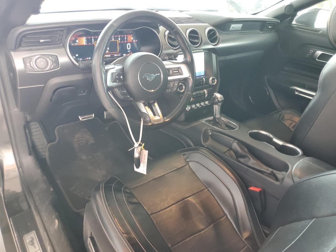 2019 Ford Mustang - Image 8