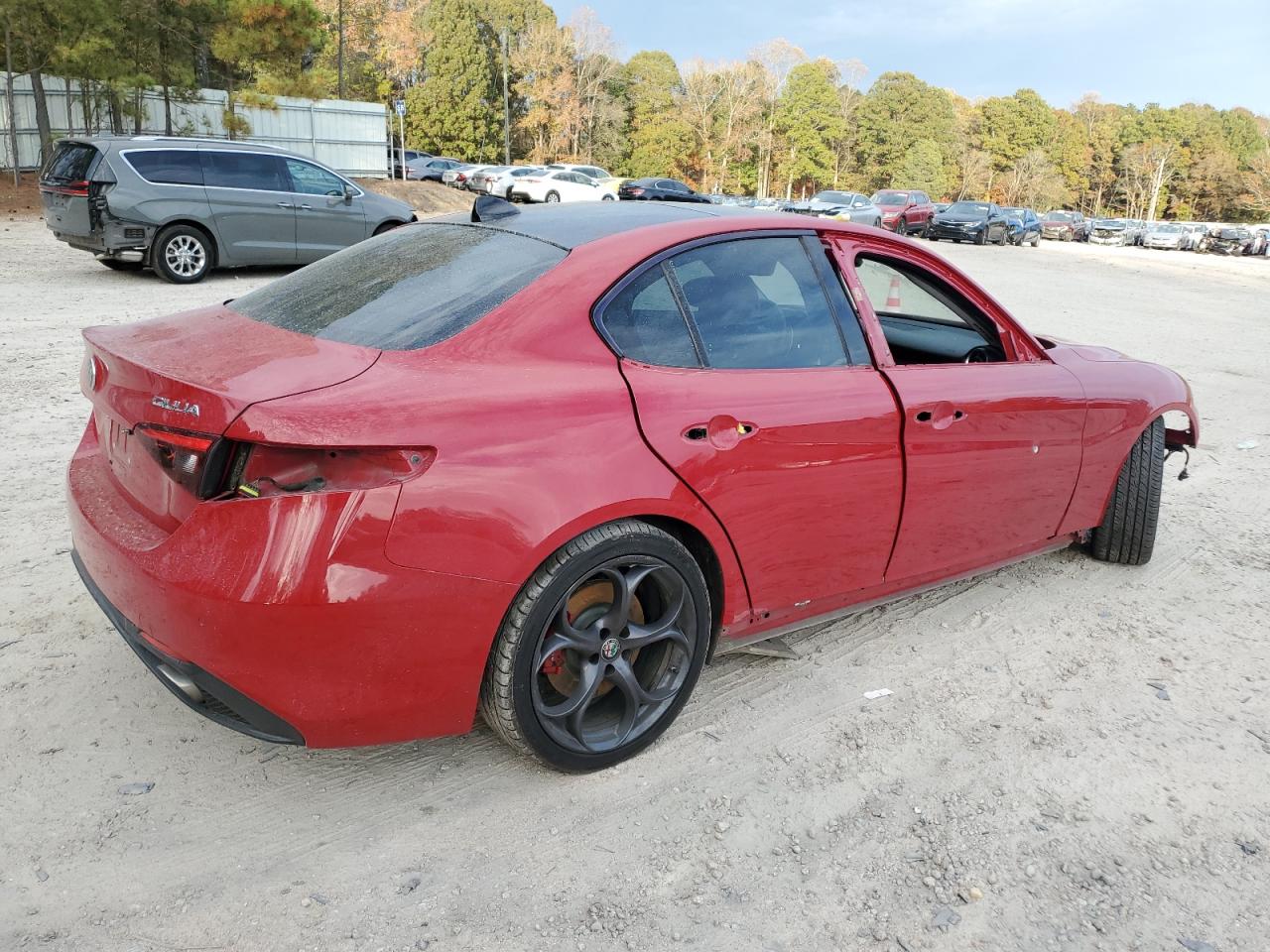 2017 Alfa Romeo Giulia - Image 3