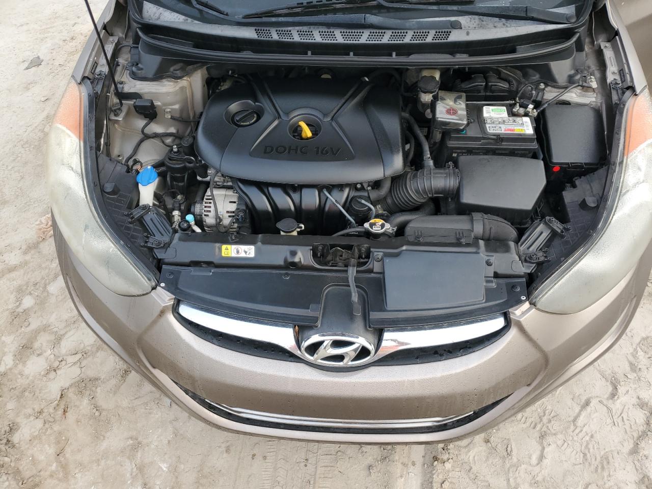 2013 Hyundai Elantra - Image 11