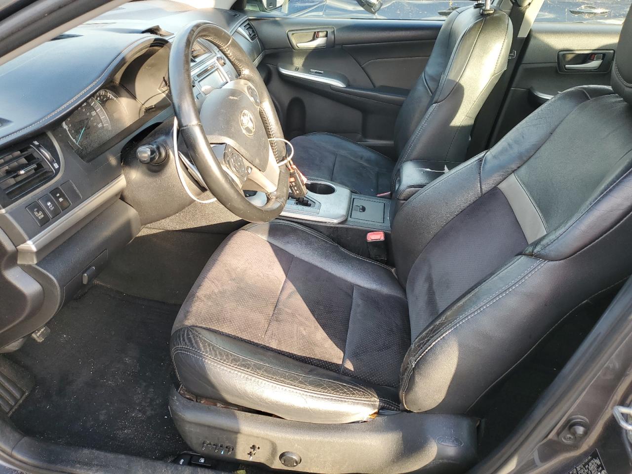 2014 Toyota Camry - Image 7