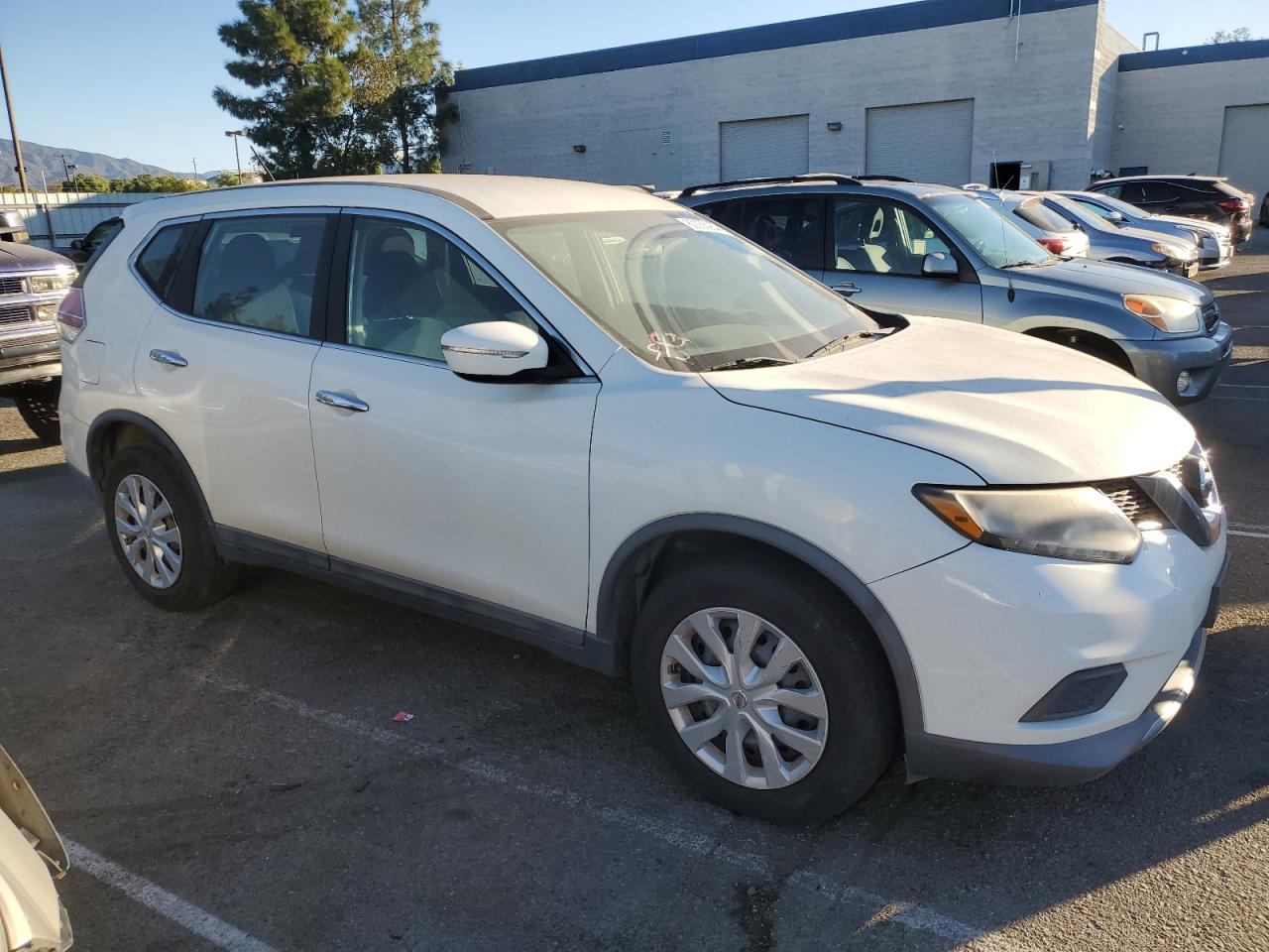 2015 Nissan Rogue - Image 4