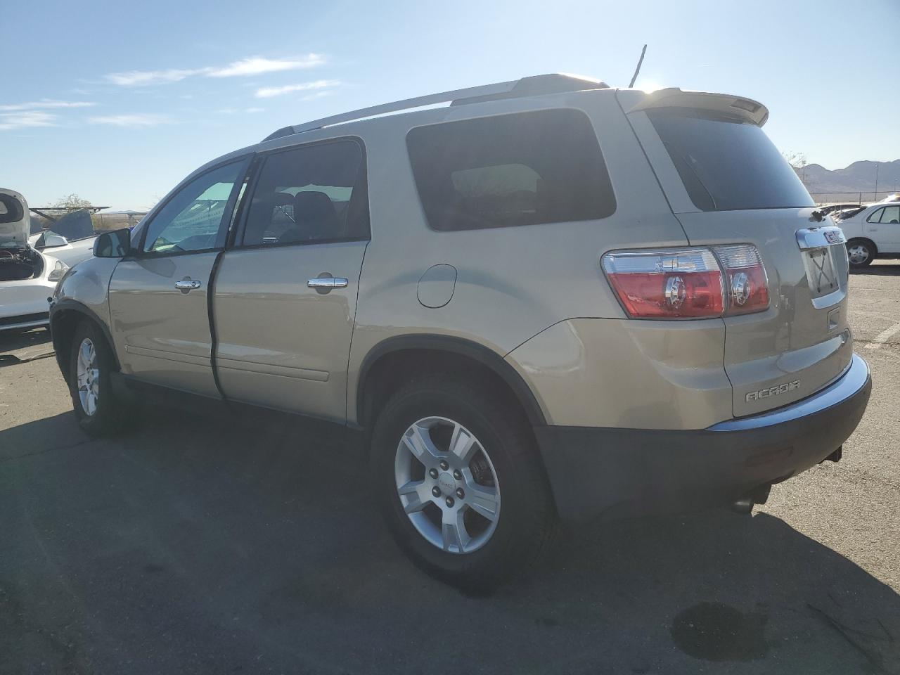 2010 GMC Acadia - Image 2