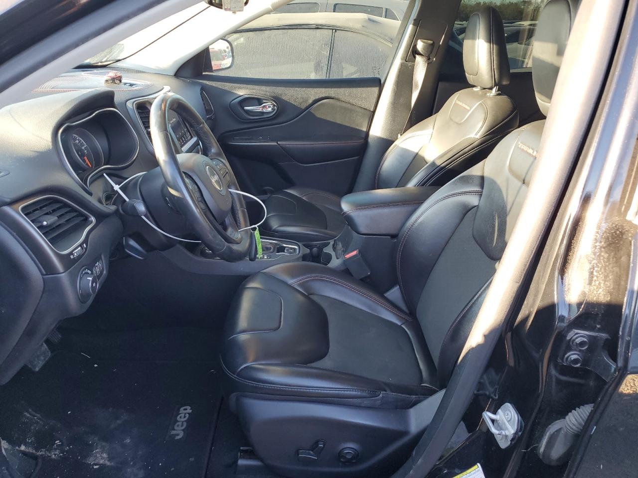 2019 Jeep Cherokee - Image 7