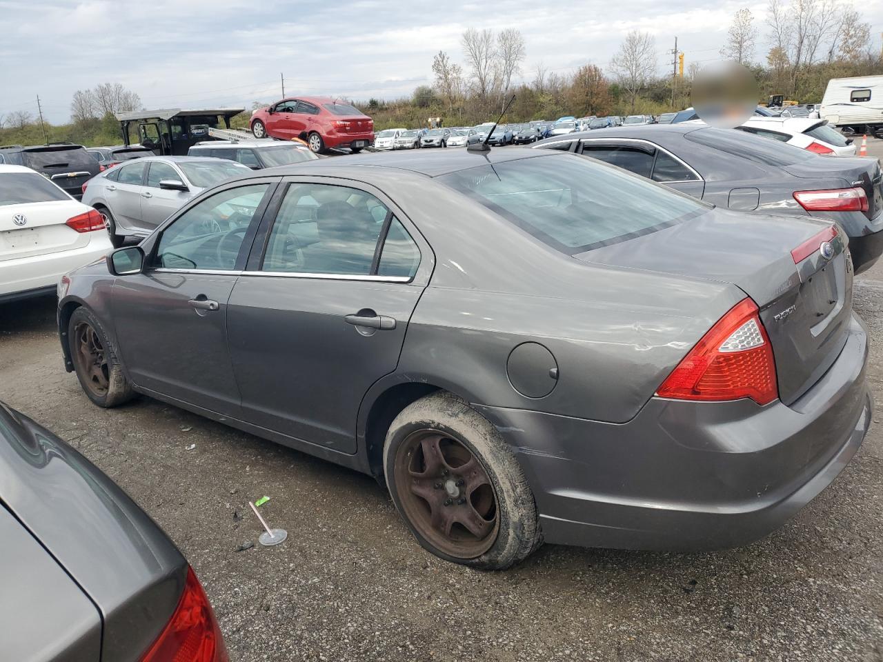2010 Ford Fusion - Image 2