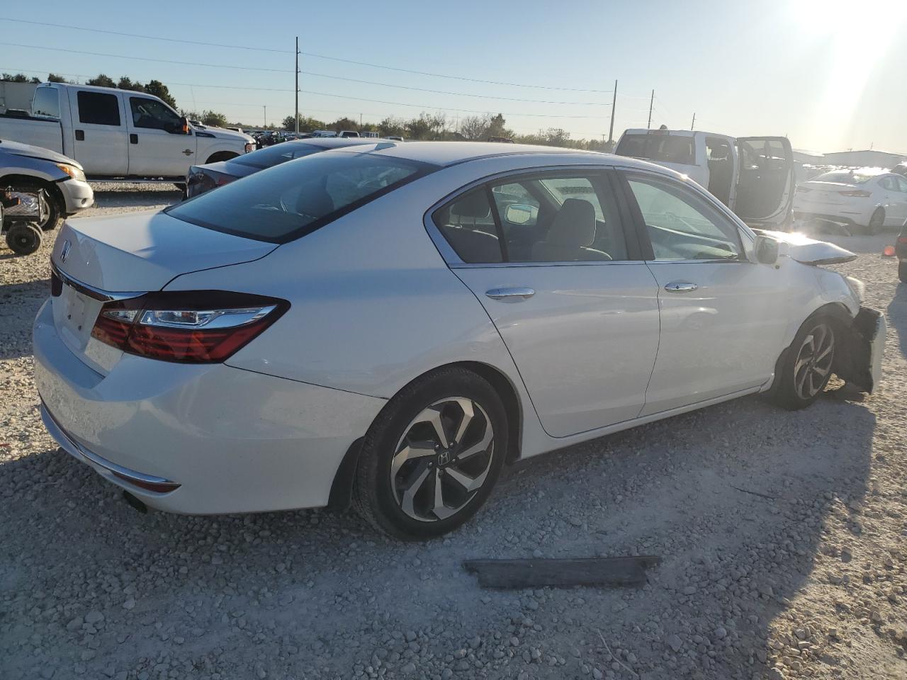 VIN 1HGCR2F77GA208627 2016 HONDA ACCORD no.3