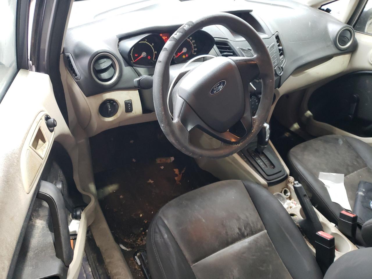 2013 Ford Fiesta - Image 8
