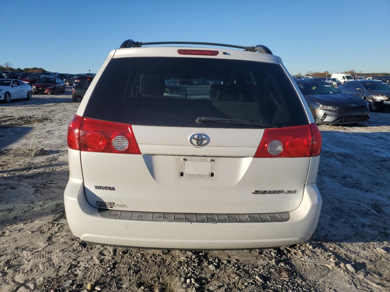 2007 Toyota Sienna - Image 6