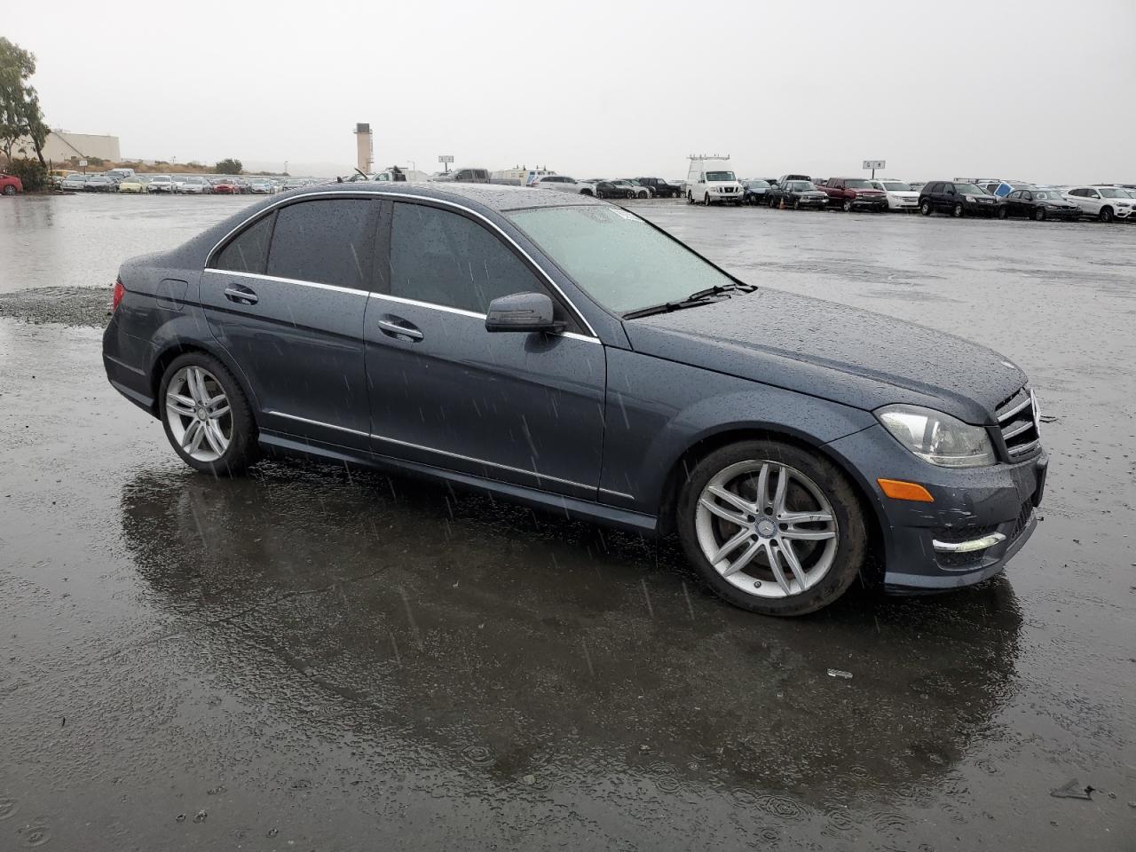 VIN WDDGF8AB2EA939928 2014 MERCEDES-BENZ C-CLASS no.4