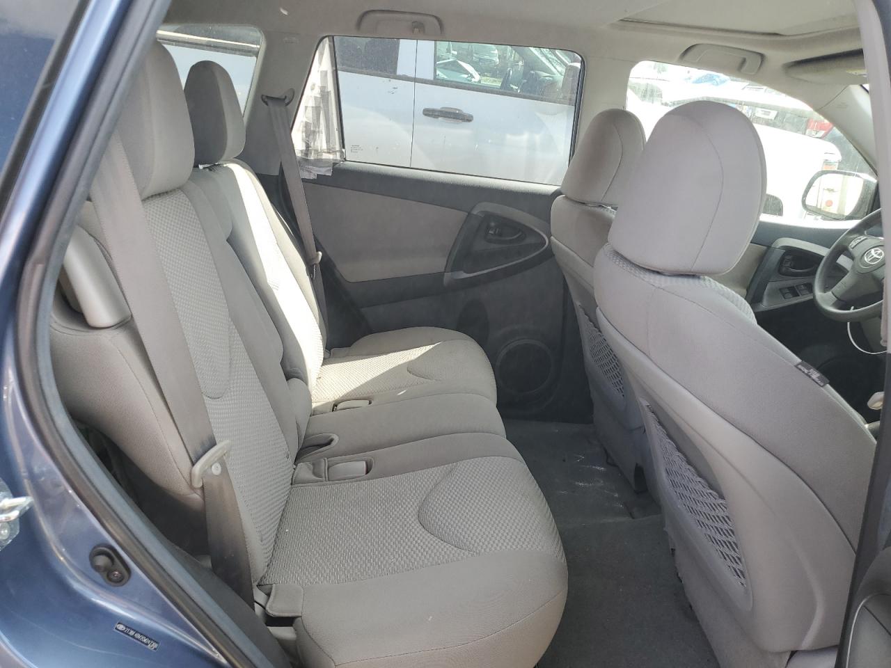 2012 Toyota RAV 4 - Image 11