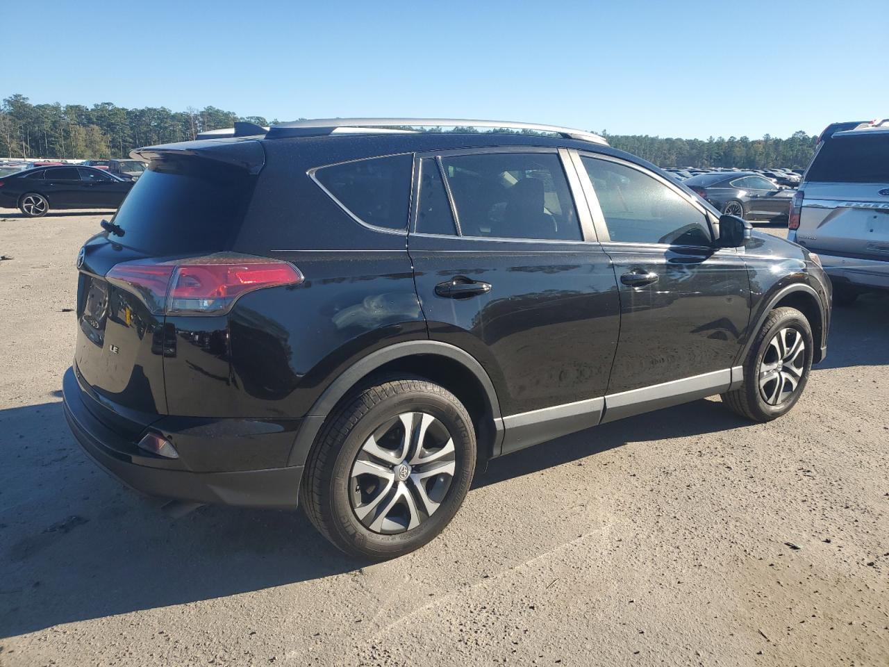 2016 Toyota RAV 4 - Image 3