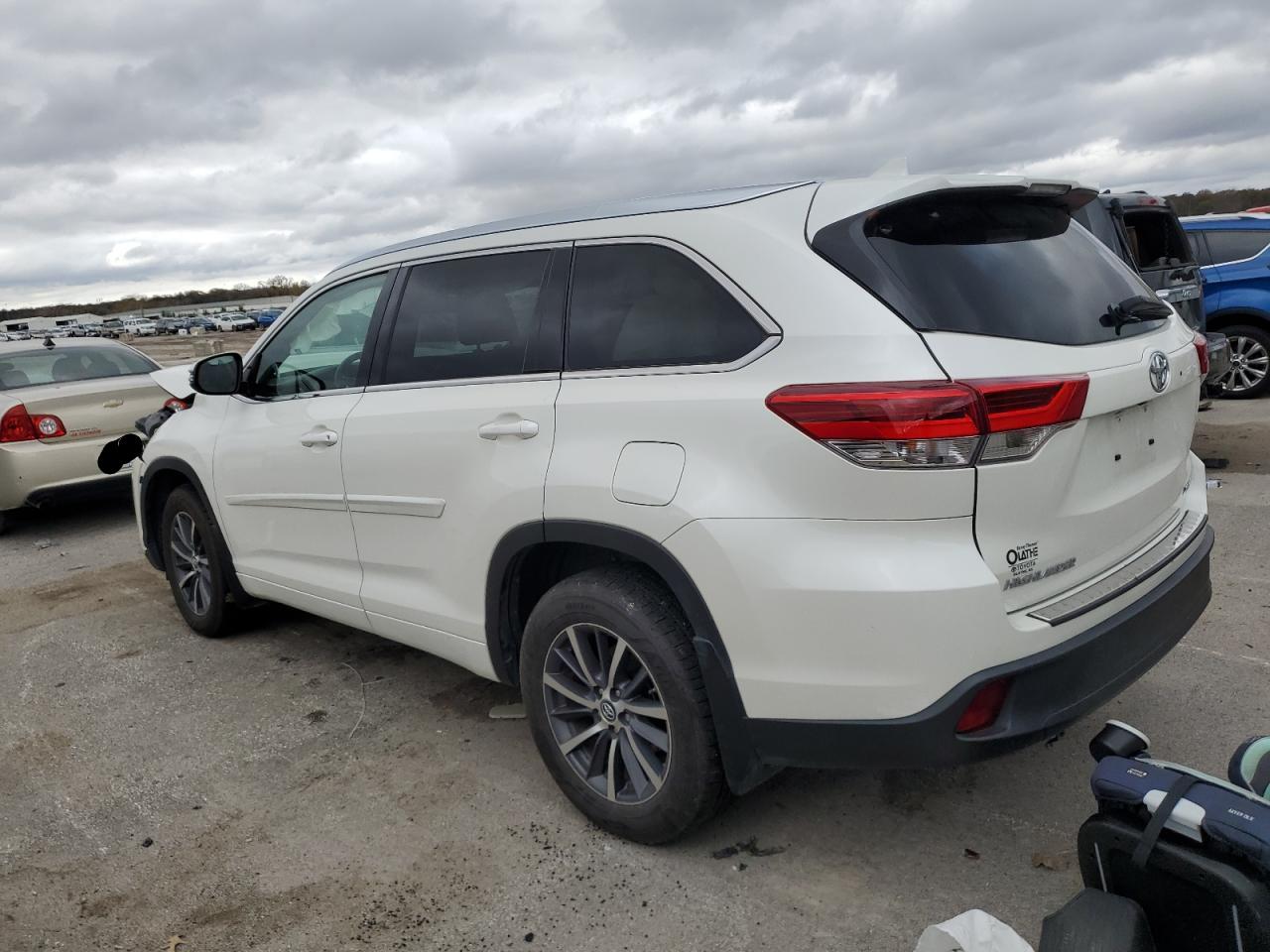 2017 Toyota Highlander - Image 2