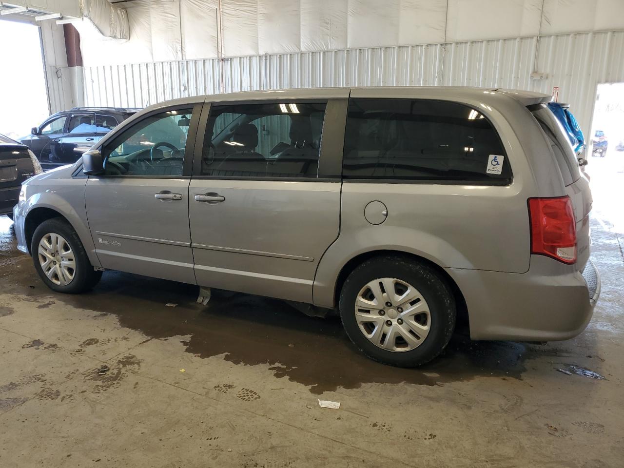 2016 Dodge Caravan - Image 2