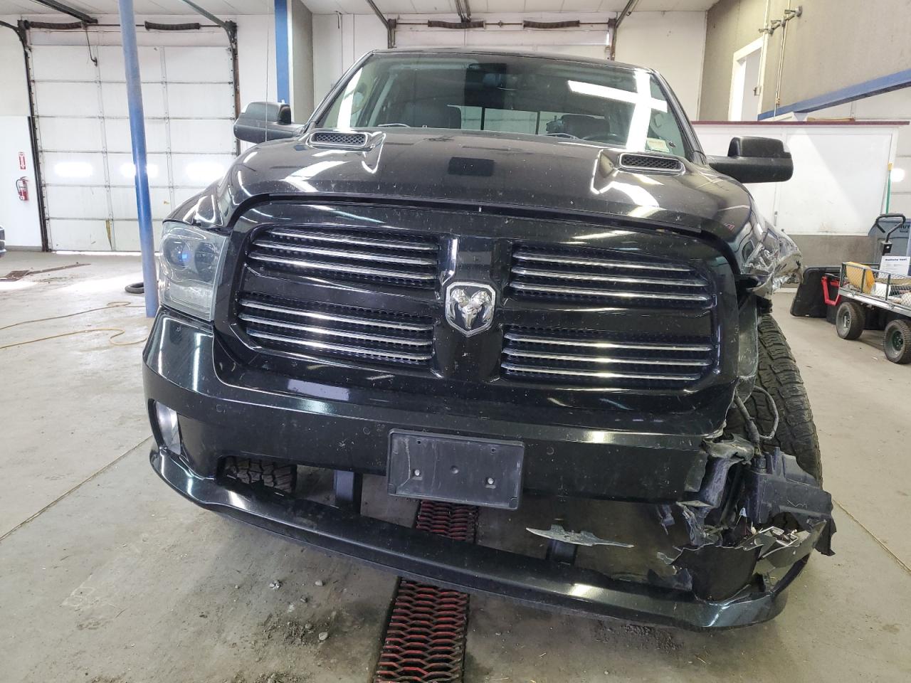 2015 RAM 1500 - Image 5