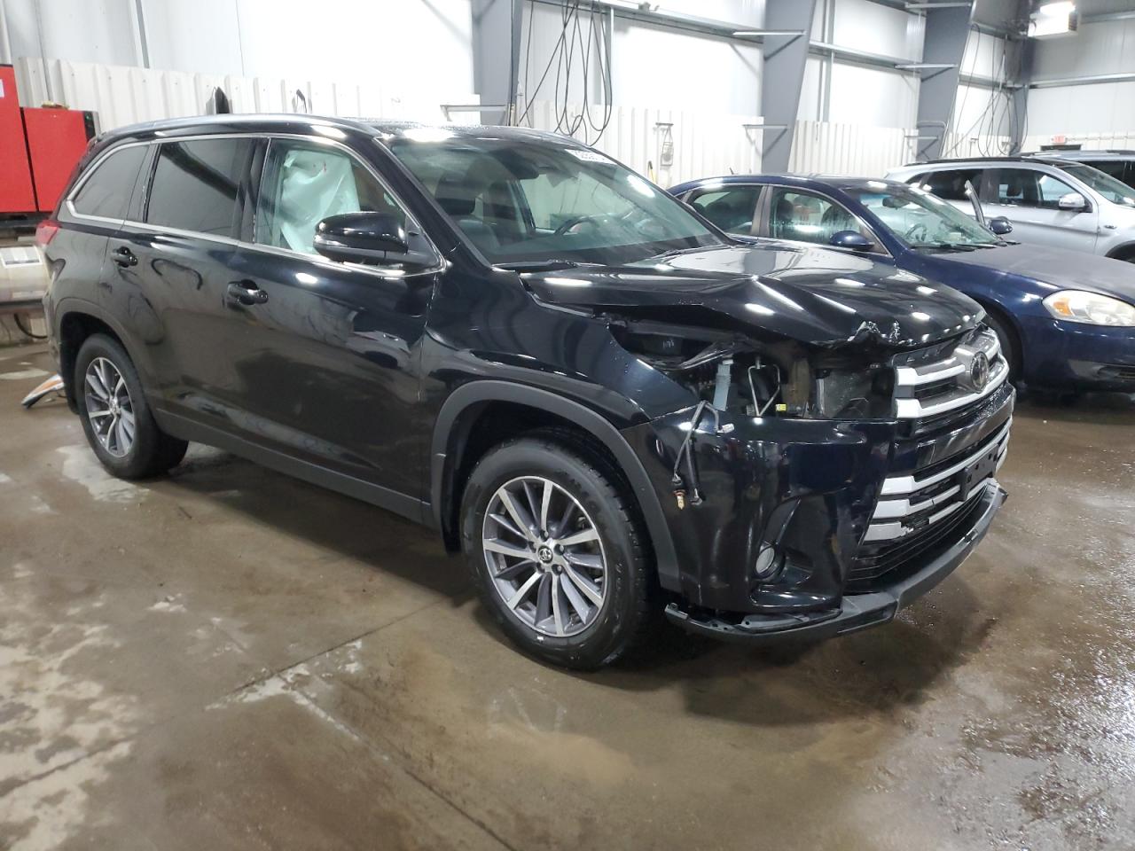2019 Toyota Highlander - Image 4