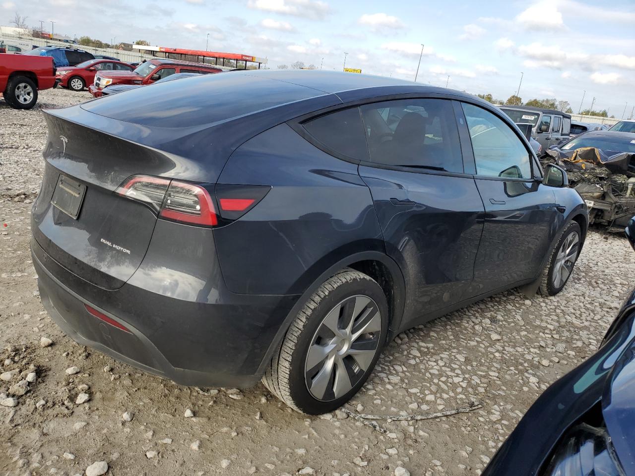 VIN 7SAYGDEE2RA227165 2024 TESLA MODEL Y no.3