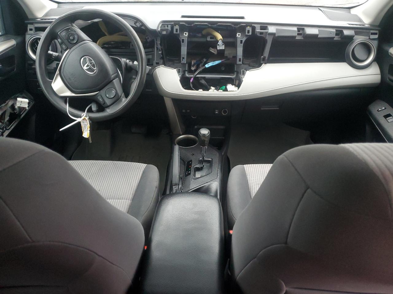 2015 Toyota RAV 4 - Image 8