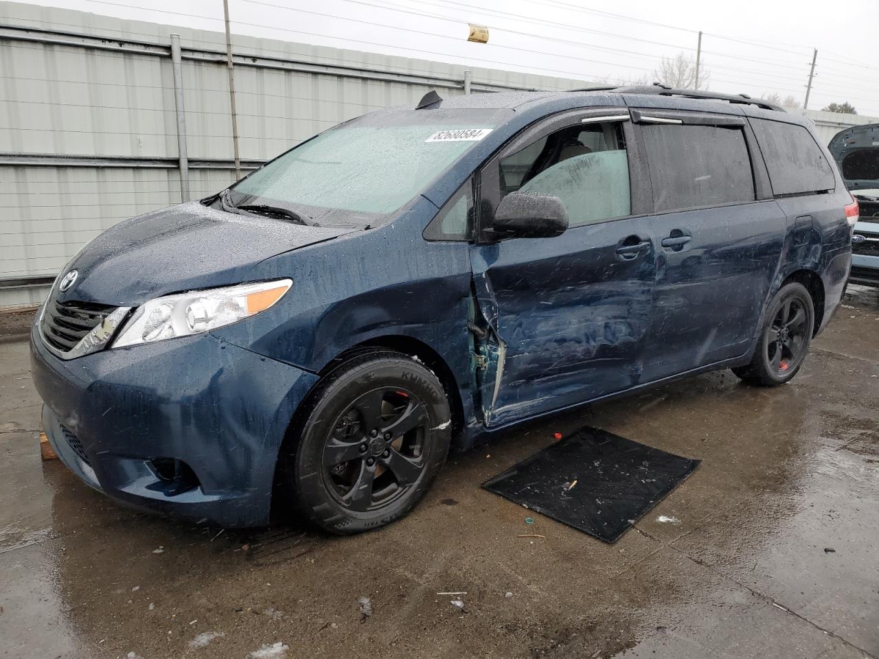 2011 Toyota Sienna - Image 1