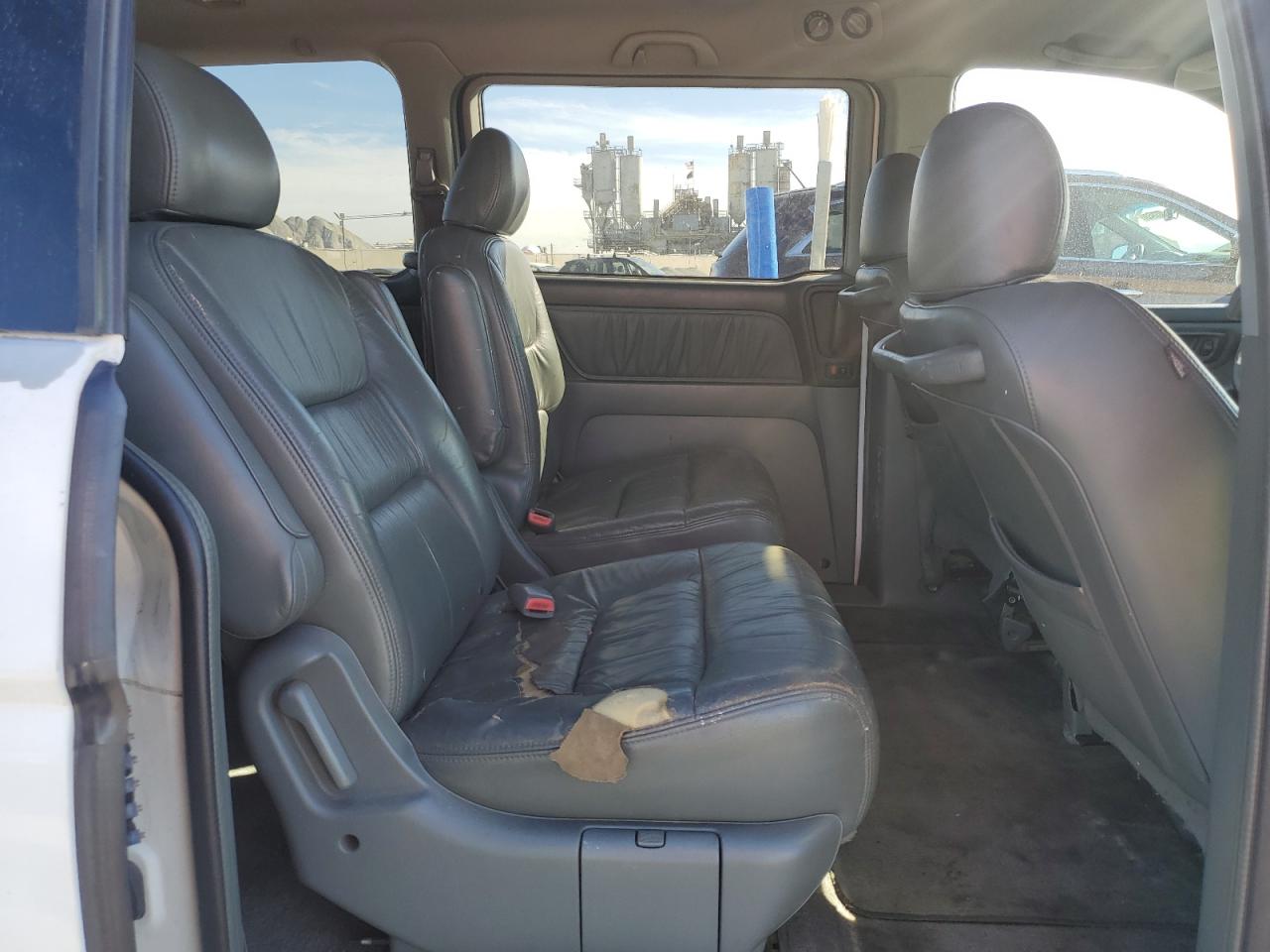 2002 Honda Odyssey - Image 11