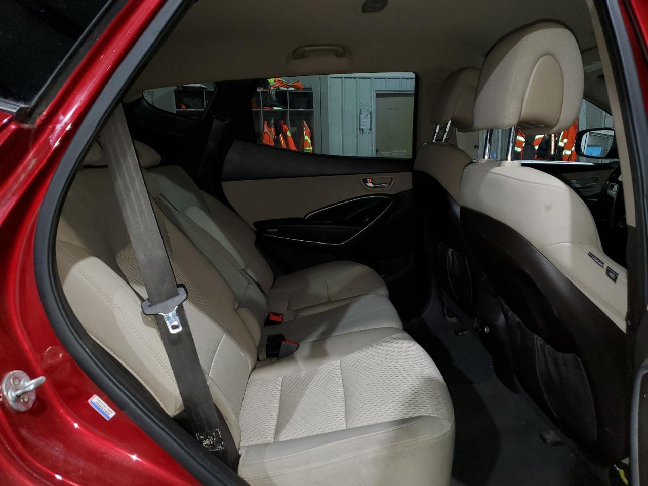 2014 Hyundai Santa Fe - Image 11