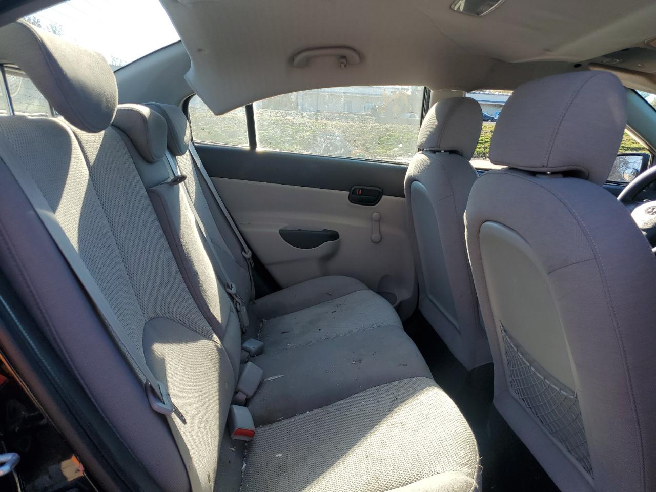 2009 Hyundai Accent - Image 11