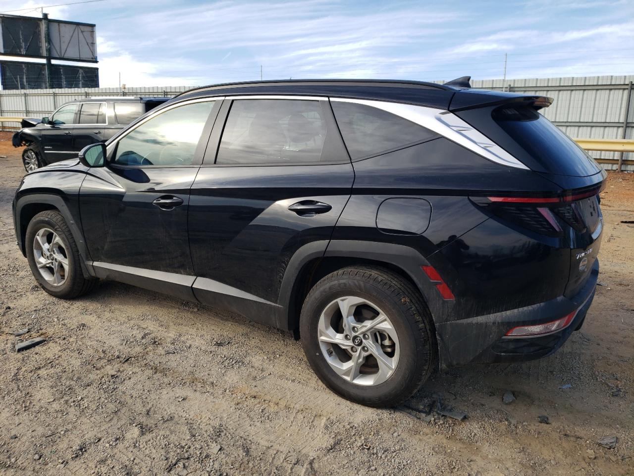 2022 Hyundai Tucson - Image 2