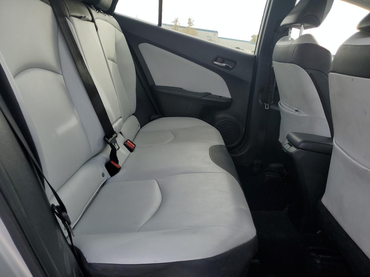 2019 Toyota Prius - Image 11