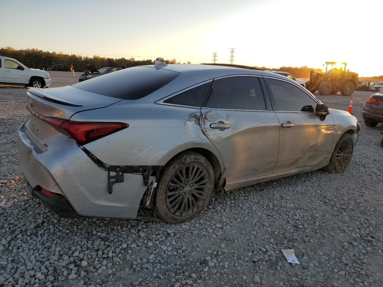 2021 Toyota Avalon - Image 3