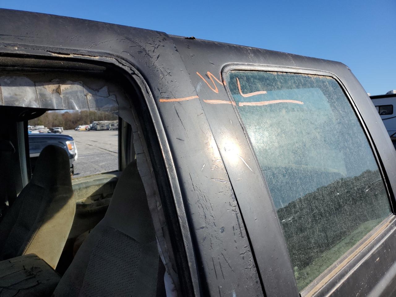 2001 Ford F350 - Image 12