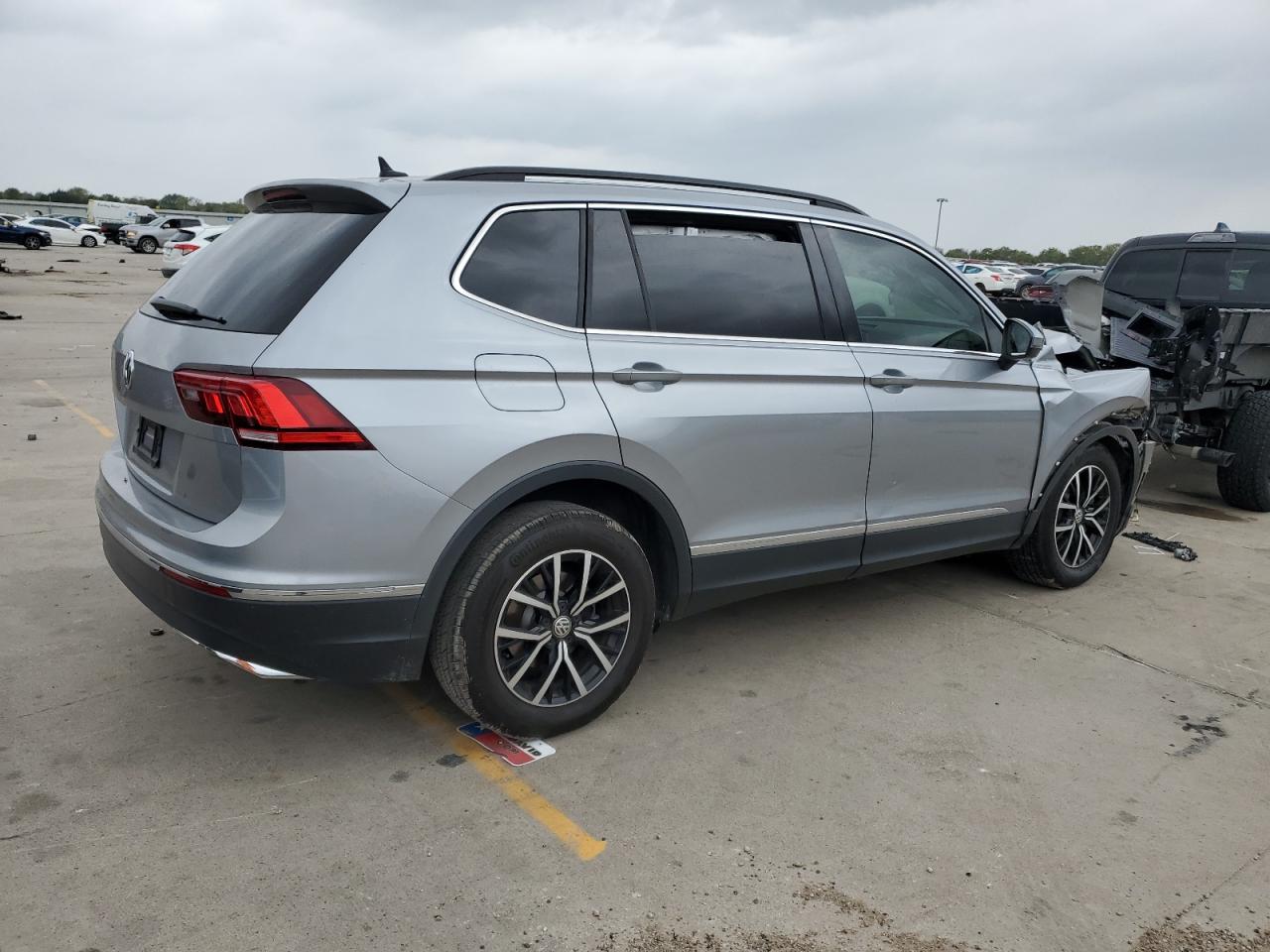 2021 Volkswagen Tiguan - Image 3